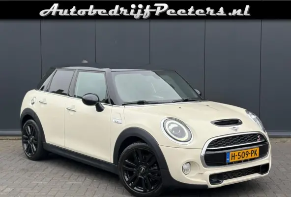 S 2.0 192pk 5-Drs Automaat LED Navi Carplay JCW-stuur Cruise Leder