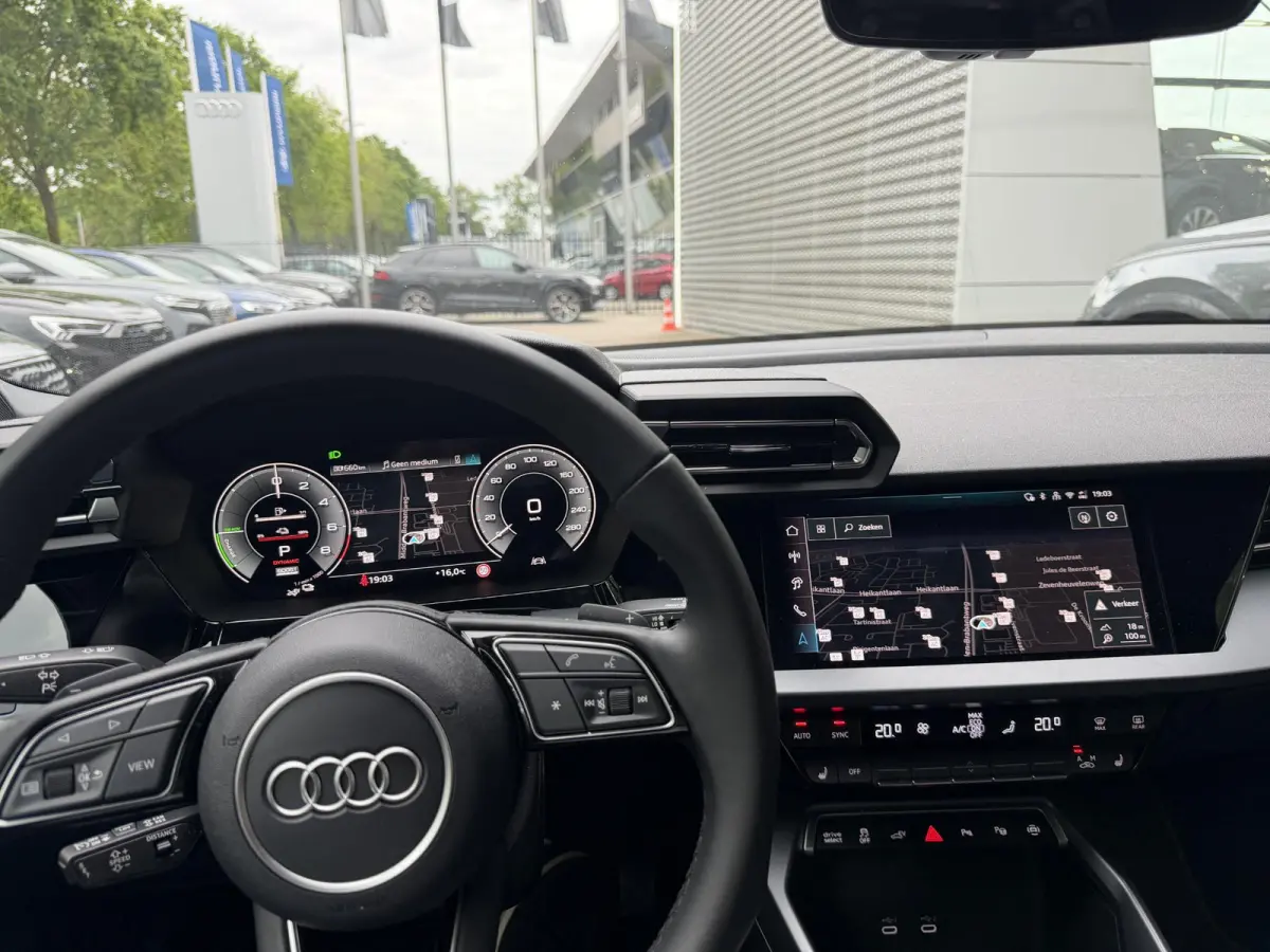 40 TFSI e Advanced edition | Demo l MMI navigatie plus MMI touch l Cruise Control l Apple Carplay / Android Auto l Autom. airconditioning 3 zones l Comfortpakket l Lichtpakket ambient lighti