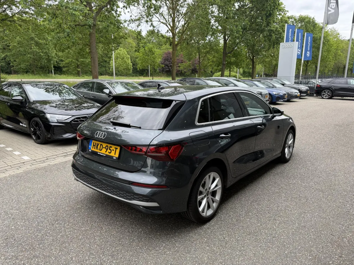 40 TFSI e Advanced edition | Demo l MMI navigatie plus MMI touch l Cruise Control l Apple Carplay / Android Auto l Autom. airconditioning 3 zones l Comfortpakket l Lichtpakket ambient lighti