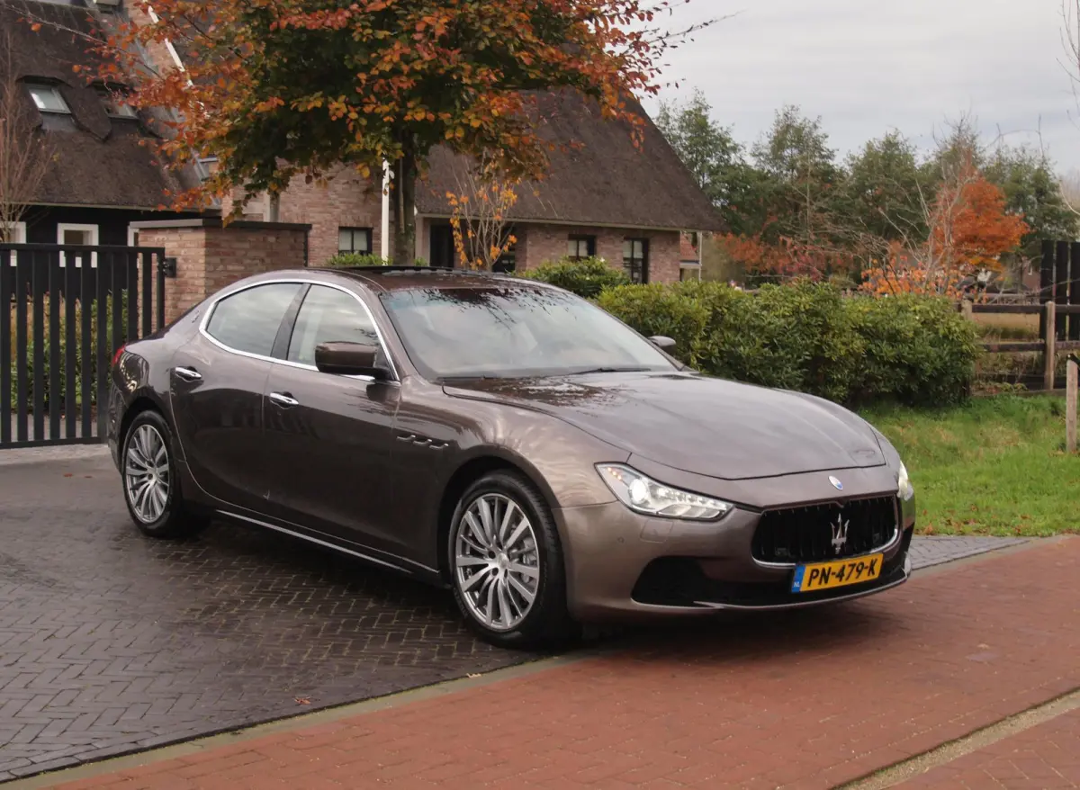 3.0 | Panoramadak | Camera | Dealer onderhouden | Nieuwe distributie ketting |