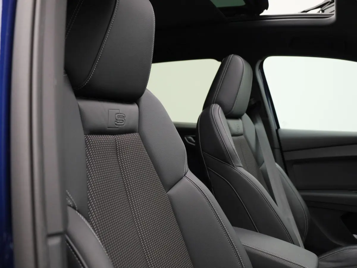 45 Edition 82 kWh | Demo | Glazen panoramadak l Cruise control l Parkeersensoren l Airco l Navigatie l Apple Carplay / Android Auto l Stoelverwarming l Matrix-ledkoplampen l Privacy glas l T