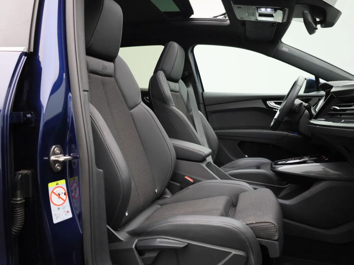 45 Edition 82 kWh | Demo | Glazen panoramadak l Cruise control l Parkeersensoren l Airco l Navigatie l Apple Carplay / Android Auto l Stoelverwarming l Matrix-ledkoplampen l Privacy glas l T