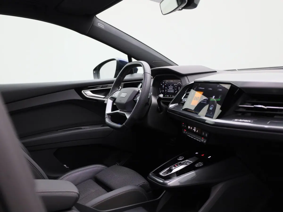 45 Edition 82 kWh | Demo | Glazen panoramadak l Cruise control l Parkeersensoren l Airco l Navigatie l Apple Carplay / Android Auto l Stoelverwarming l Matrix-ledkoplampen l Privacy glas l T