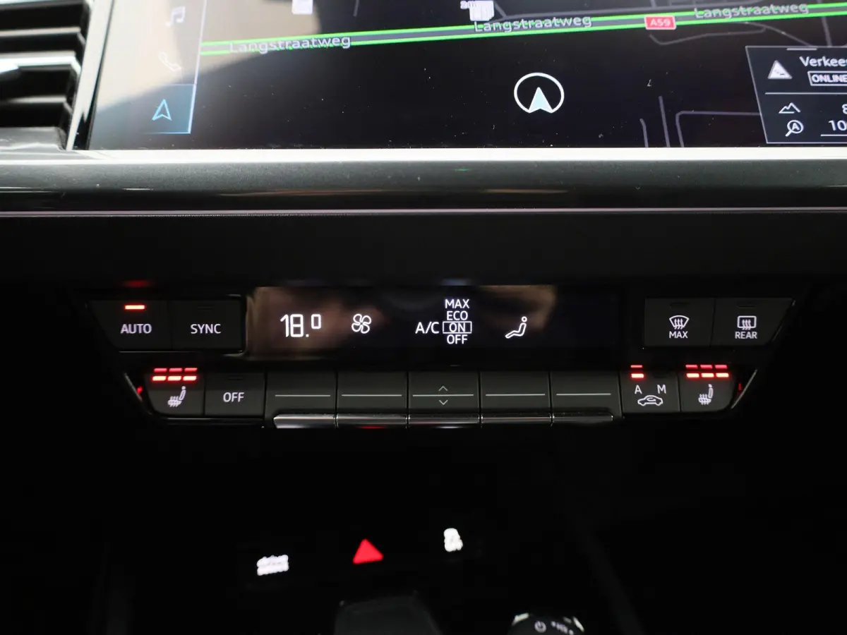 45 Edition 82 kWh | Demo | Glazen panoramadak l Cruise control l Parkeersensoren l Airco l Navigatie l Apple Carplay / Android Auto l Stoelverwarming l Matrix-ledkoplampen l Privacy glas l T