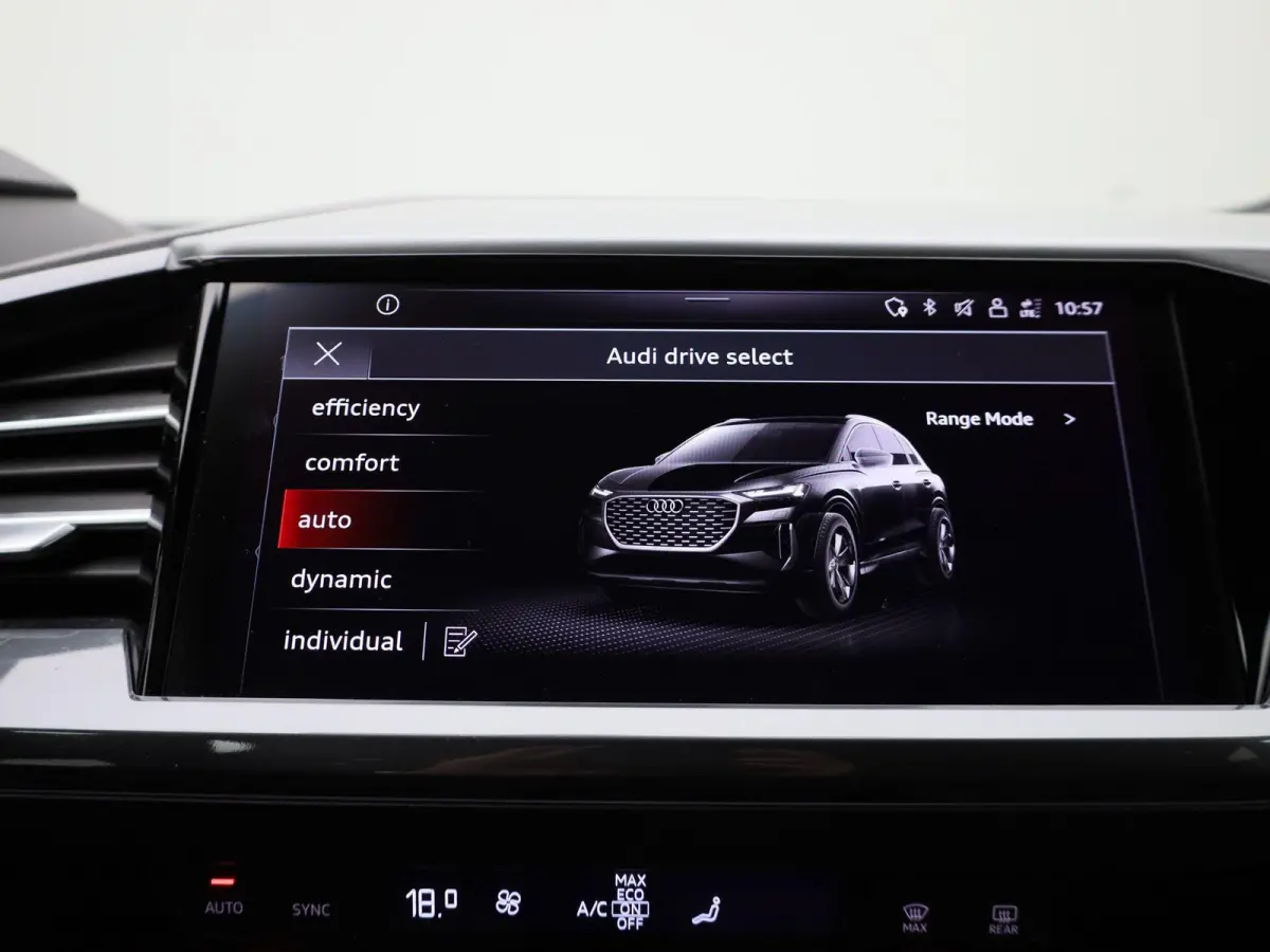 45 Edition 82 kWh | Demo | Glazen panoramadak l Cruise control l Parkeersensoren l Airco l Navigatie l Apple Carplay / Android Auto l Stoelverwarming l Matrix-ledkoplampen l Privacy glas l T