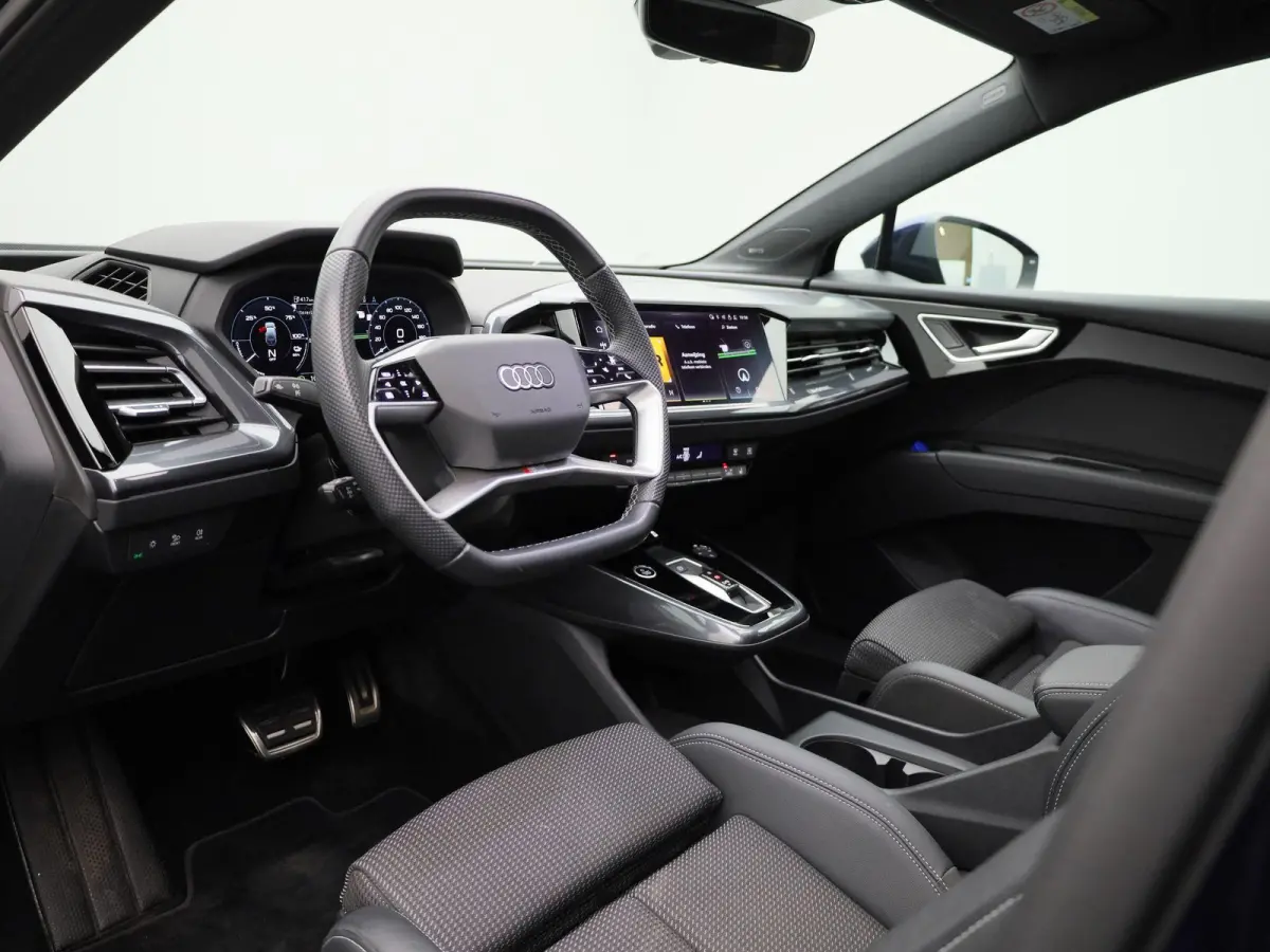 45 Edition 82 kWh | Demo | Glazen panoramadak l Cruise control l Parkeersensoren l Airco l Navigatie l Apple Carplay / Android Auto l Stoelverwarming l Matrix-ledkoplampen l Privacy glas l T