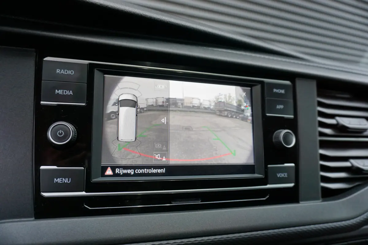 150PK Automaat L2H1 Apple Carplay Camera Cruise 18" Velgen Sidesteps PDC Standkachel Stoelverwarming Trekhaak
