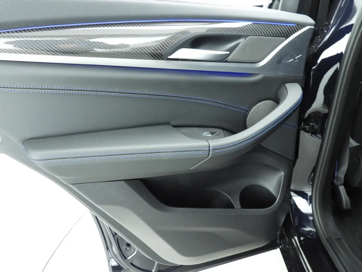 M40i | M-Sportpakket | Laserlicht | Leder | HUD | Active cruise | Trekhaak | Panoramadak | DAB | Harman-kardon sound | Alu 21 inch