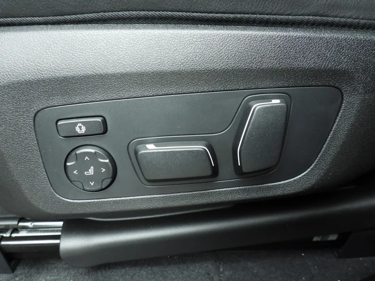 M40i | M-Sportpakket | Laserlicht | Leder | HUD | Active cruise | Trekhaak | Panoramadak | DAB | Harman-kardon sound | Alu 21 inch