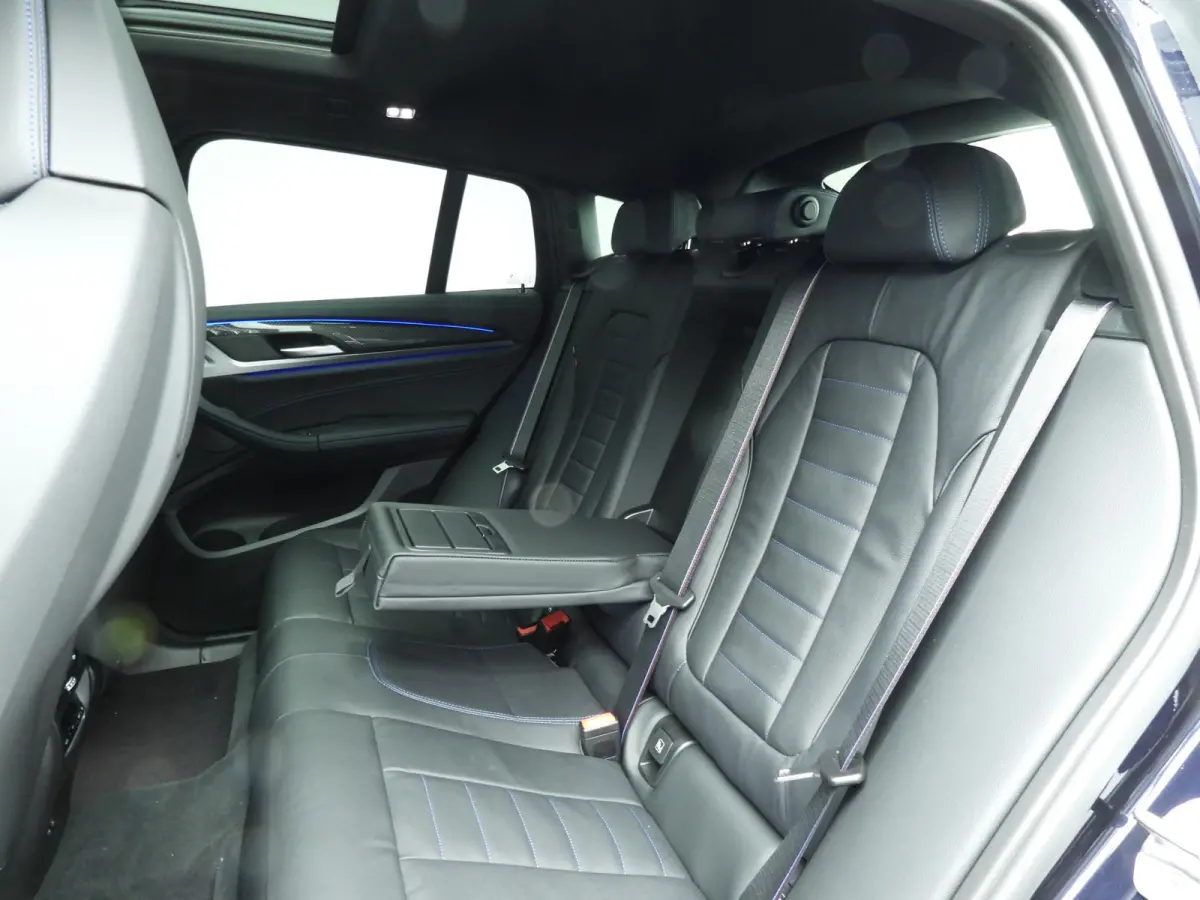 M40i | M-Sportpakket | Laserlicht | Leder | HUD | Active cruise | Trekhaak | Panoramadak | DAB | Harman-kardon sound | Alu 21 inch