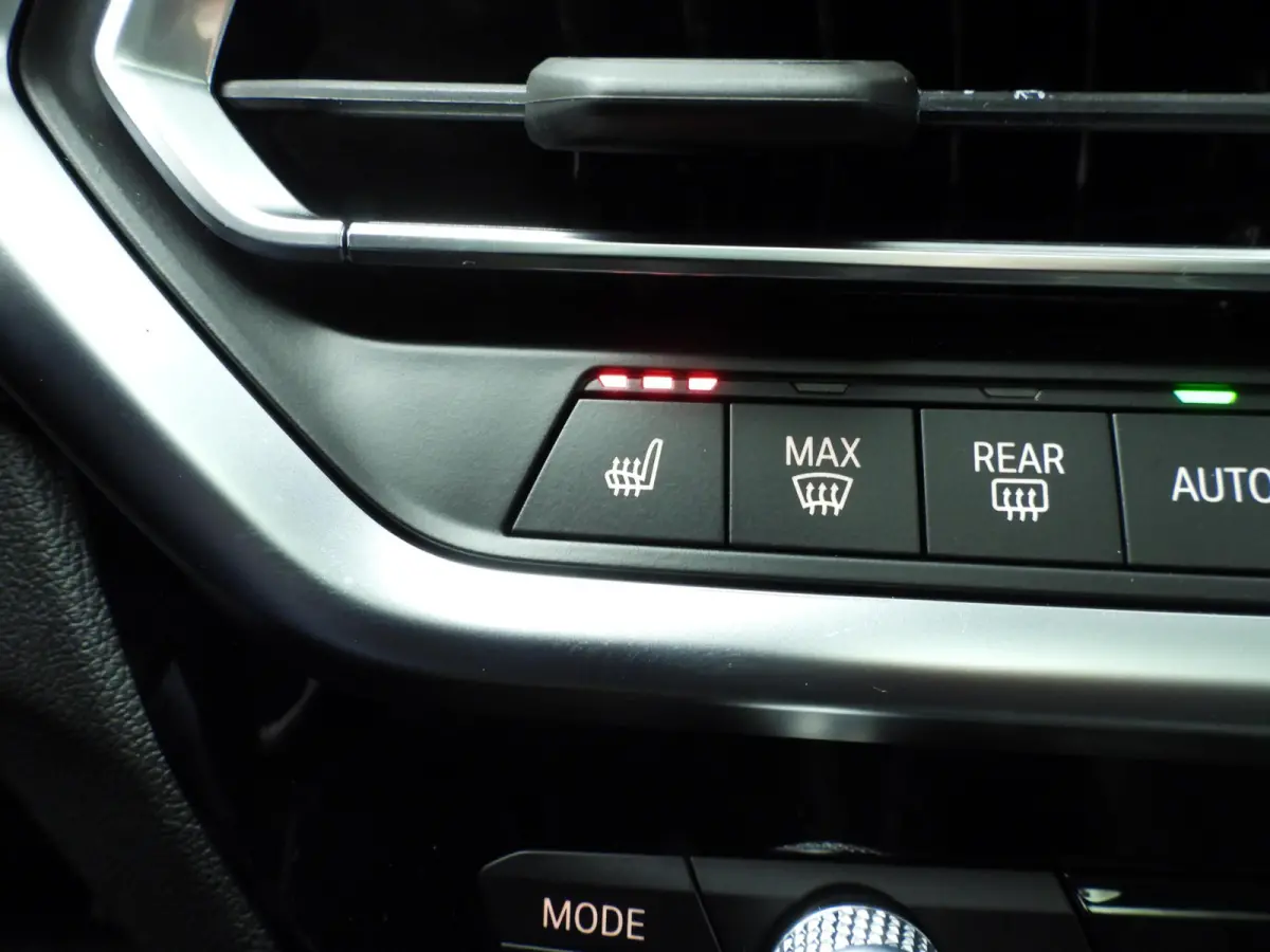 M40i | M-Sportpakket | Laserlicht | Leder | HUD | Active cruise | Trekhaak | Panoramadak | DAB | Harman-kardon sound | Alu 21 inch