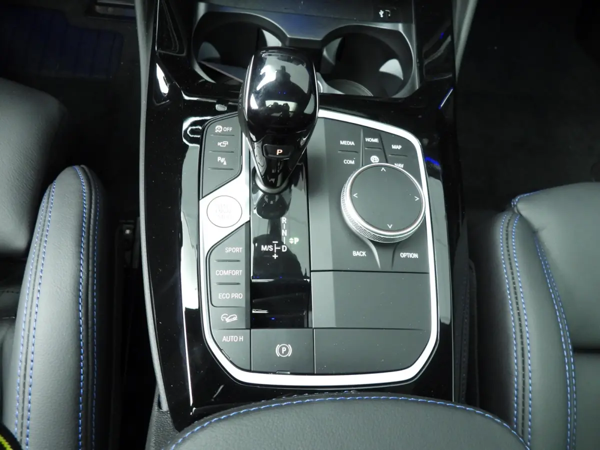 M40i | M-Sportpakket | Laserlicht | Leder | HUD | Active cruise | Trekhaak | Panoramadak | DAB | Harman-kardon sound | Alu 21 inch