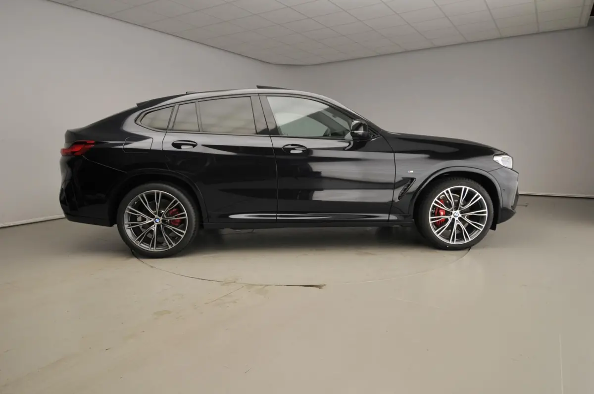 M40i | M-Sportpakket | Laserlicht | Leder | HUD | Active cruise | Trekhaak | Panoramadak | DAB | Harman-kardon sound | Alu 21 inch