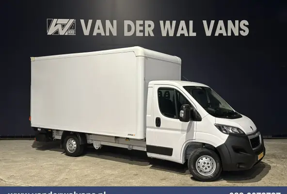2.2 BlueHDi 141pk Bakwagen 436cm Lang Laadklep Euro6 Airco | Cruisecontrol | 1085kg laadvermogen Bijrijdersbank