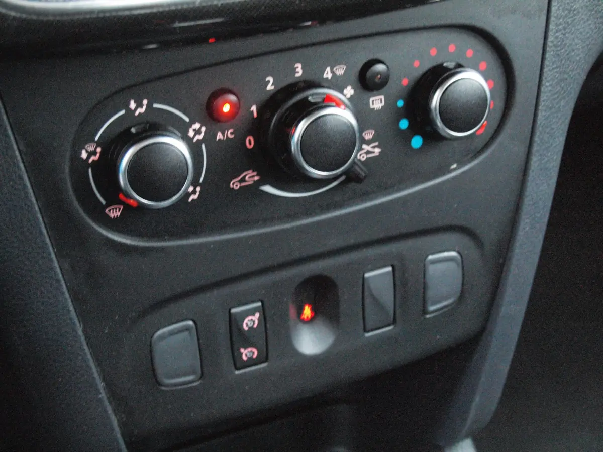 0.9 TCe Easy-R Comfort | Cruise Control | Automaat | DAB | Airco |