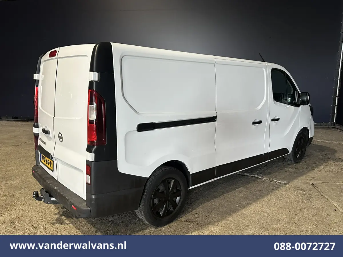 2.0 dCi 131pk L2H1 Euro6 Airco | LED | Cruisecontrol | 2500kg Trekhaak | Parkeersensoren Bijrijdersbank