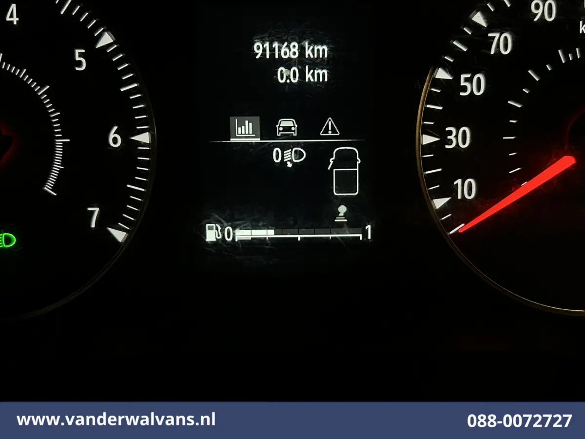 2.0 dCi 131pk L2H1 Euro6 Airco | LED | Cruisecontrol | 2500kg Trekhaak | Parkeersensoren Bijrijdersbank