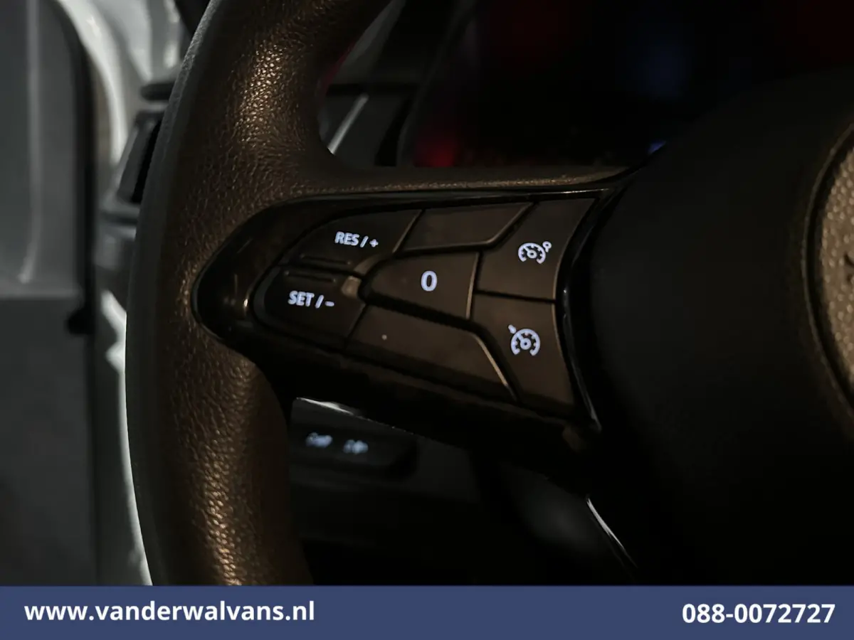 2.0 dCi 131pk L2H1 Euro6 Airco | LED | Cruisecontrol | 2500kg Trekhaak | Parkeersensoren Bijrijdersbank