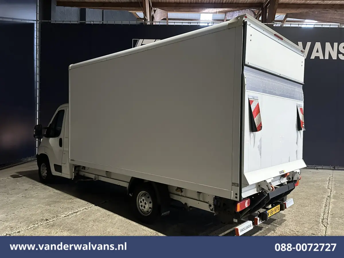 2.2 BlueHDi 141pk Bakwagen 436cm Lang Laadklep Euro6 Airco | 1075kg laadvermogen Bijrijdersbank