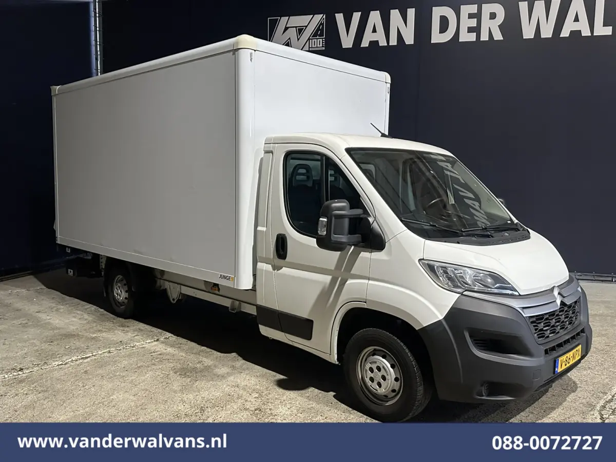 2.2 BlueHDi 141pk Bakwagen 436cm Lang Laadklep Euro6 Airco | 1075kg laadvermogen Bijrijdersbank