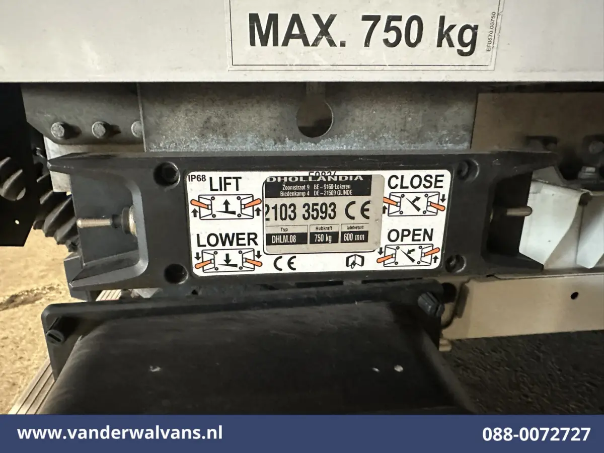 2.2 BlueHDi 141pk Bakwagen 436cm Lang Laadklep Euro6 Airco | 1075kg laadvermogen Bijrijdersbank