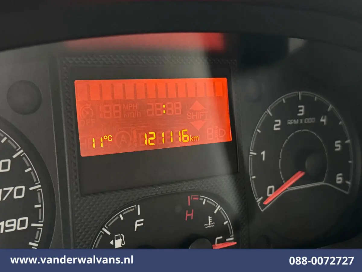 2.2 BlueHDi 141pk Bakwagen 436cm Lang Laadklep Euro6 Airco | 1075kg laadvermogen Bijrijdersbank