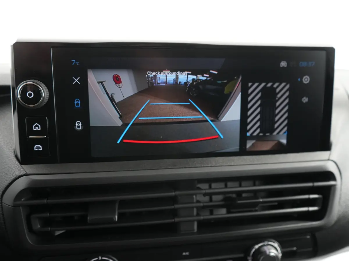 L3 75kWh | 16" stalen velgen | ECall: Peugeot Connect SOS & Assistance | Elektrisch bedienbare en verwarmbare buitenspiegels