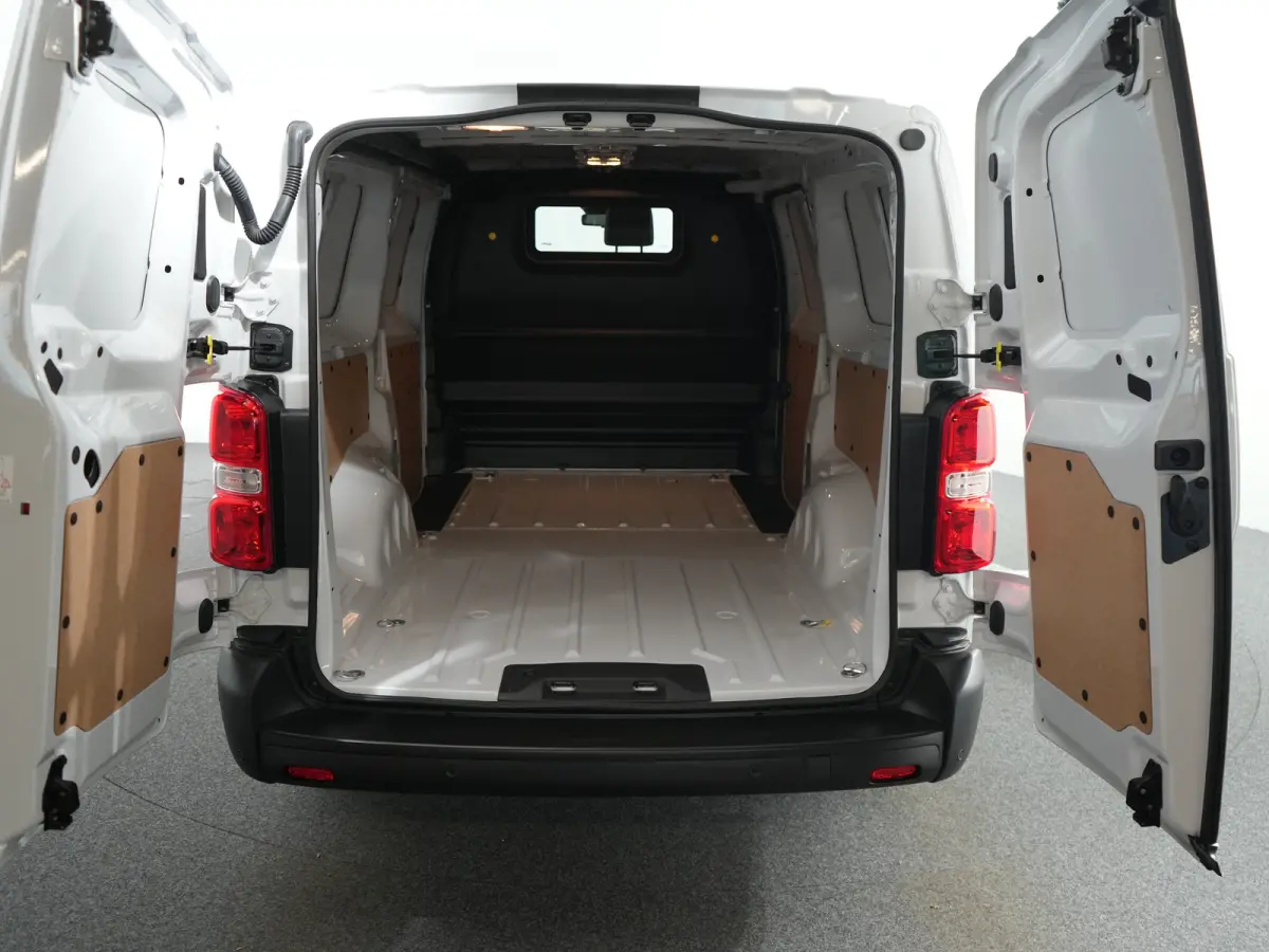 L3 75kWh | 16" stalen velgen | ECall: Peugeot Connect SOS & Assistance | Elektrisch bedienbare en verwarmbare buitenspiegels