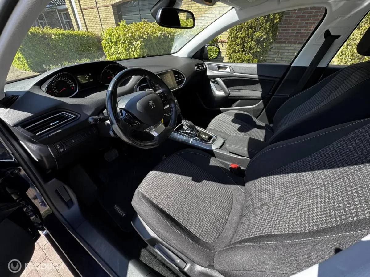 1.2 PureTech Allure AUT.*Cruise*Carplay*Clima*Navi*PDC