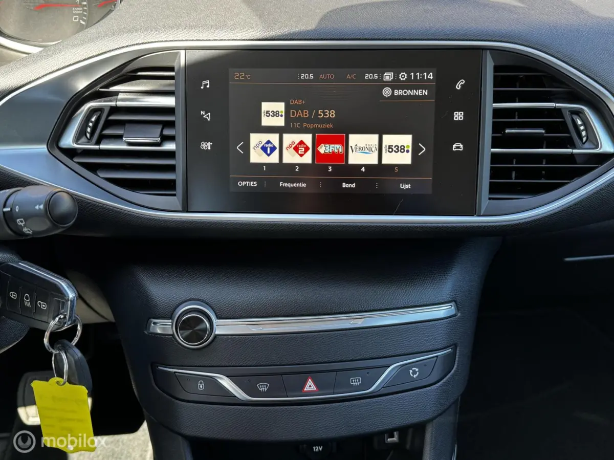 1.2 PureTech Allure AUT.*Cruise*Carplay*Clima*Navi*PDC