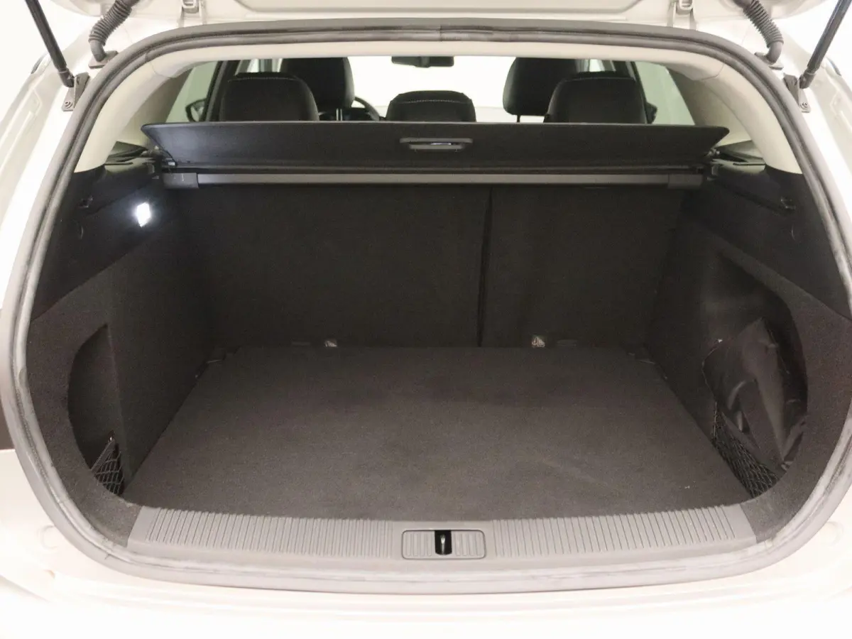 Long Range Luxury 61 kWh Final Edition | Leder | 360 camera | verwarmde voorstoelen