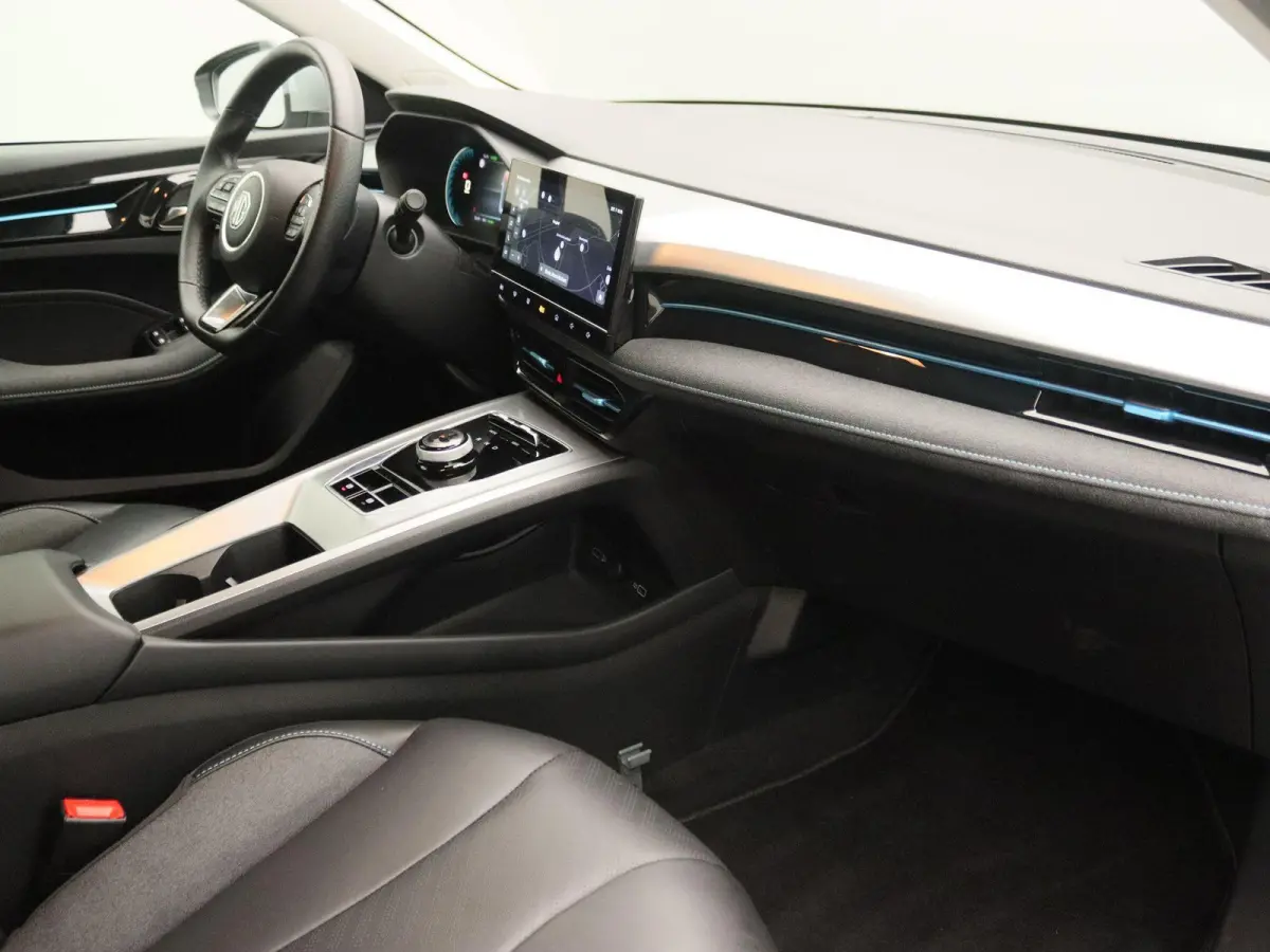 Long Range Luxury 61 kWh Final Edition | Leder | 360 camera | verwarmde voorstoelen