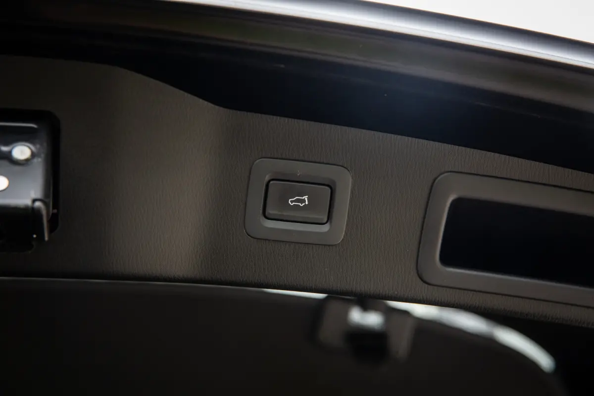 2.0 SkyActiv-G 165 Homura ,  Adaptieve Cruise, Bose, Head-up display, Stoelventilatie
