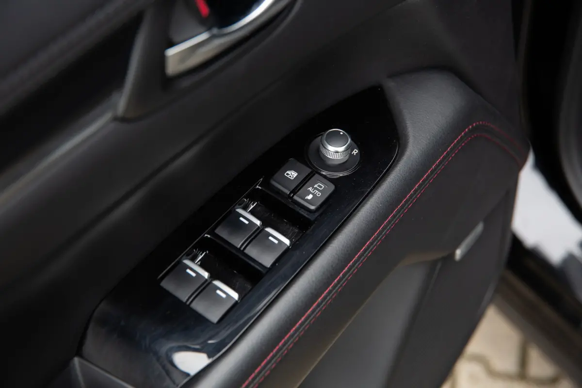 2.0 SkyActiv-G 165 Homura ,  Adaptieve Cruise, Bose, Head-up display, Stoelventilatie
