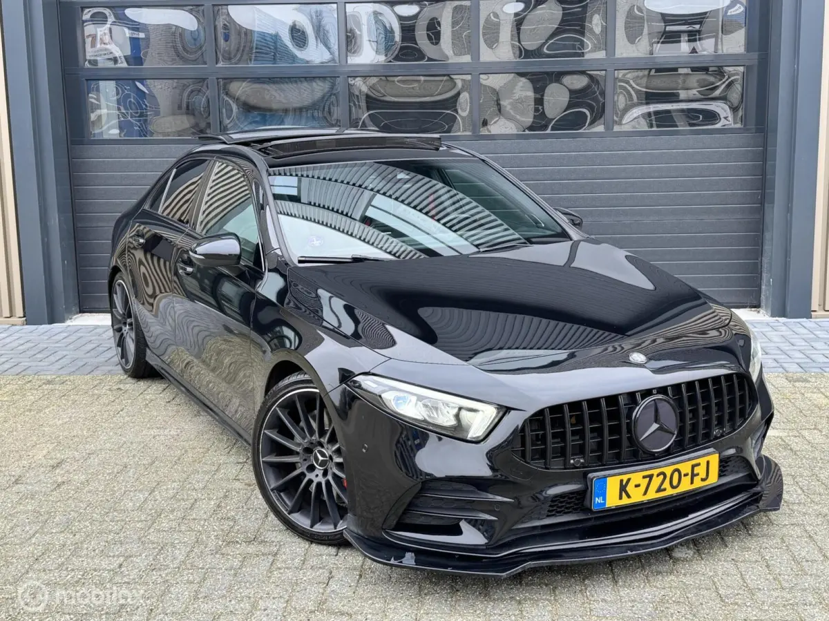 AMG 35 4MATIC Premium Plus | Kuip | Pano