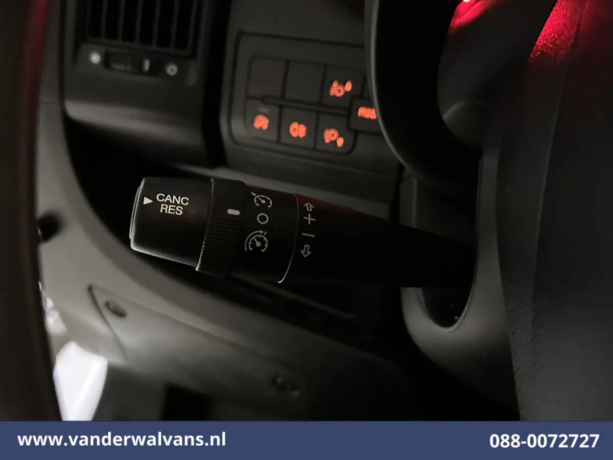 2.2 BlueHDi 141pk Bakwagen 435cm Lang Laadklep Euro6 Airco | 1055kg laadvermogen | Cruisecontrol Bijrijdersbank