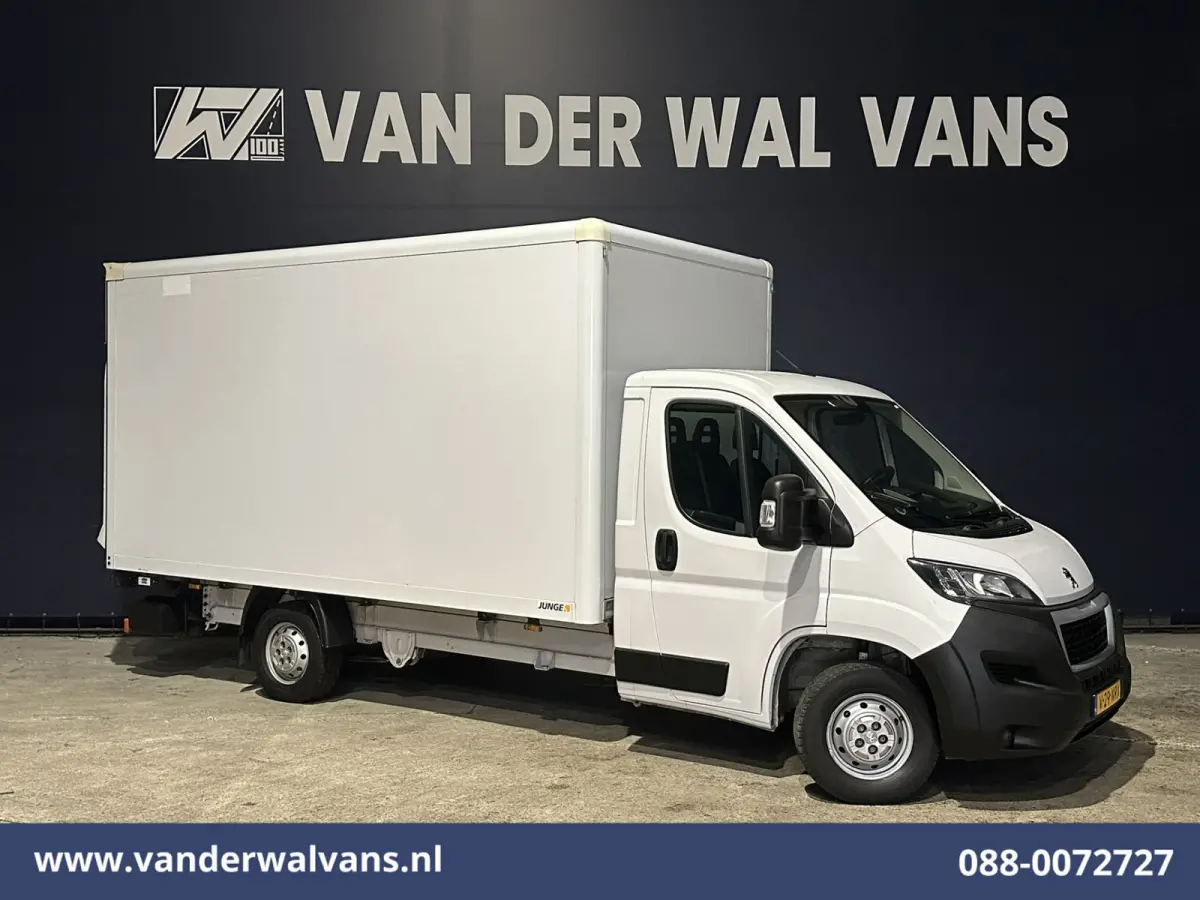 2.2 BlueHDi 141pk Bakwagen 435cm Lang Laadklep Euro6 Airco | 1055kg laadvermogen | Cruisecontrol Bijrijdersbank