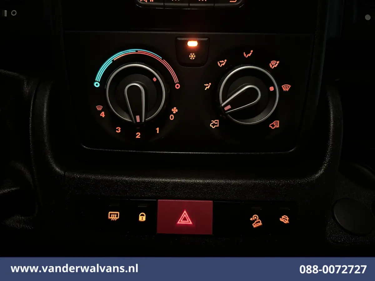 2.2 BlueHDi 141pk Bakwagen 435cm Lang Laadklep Euro6 Airco | 1085kg laadvermogen | Cruisecontrol Bijrijdersbank
