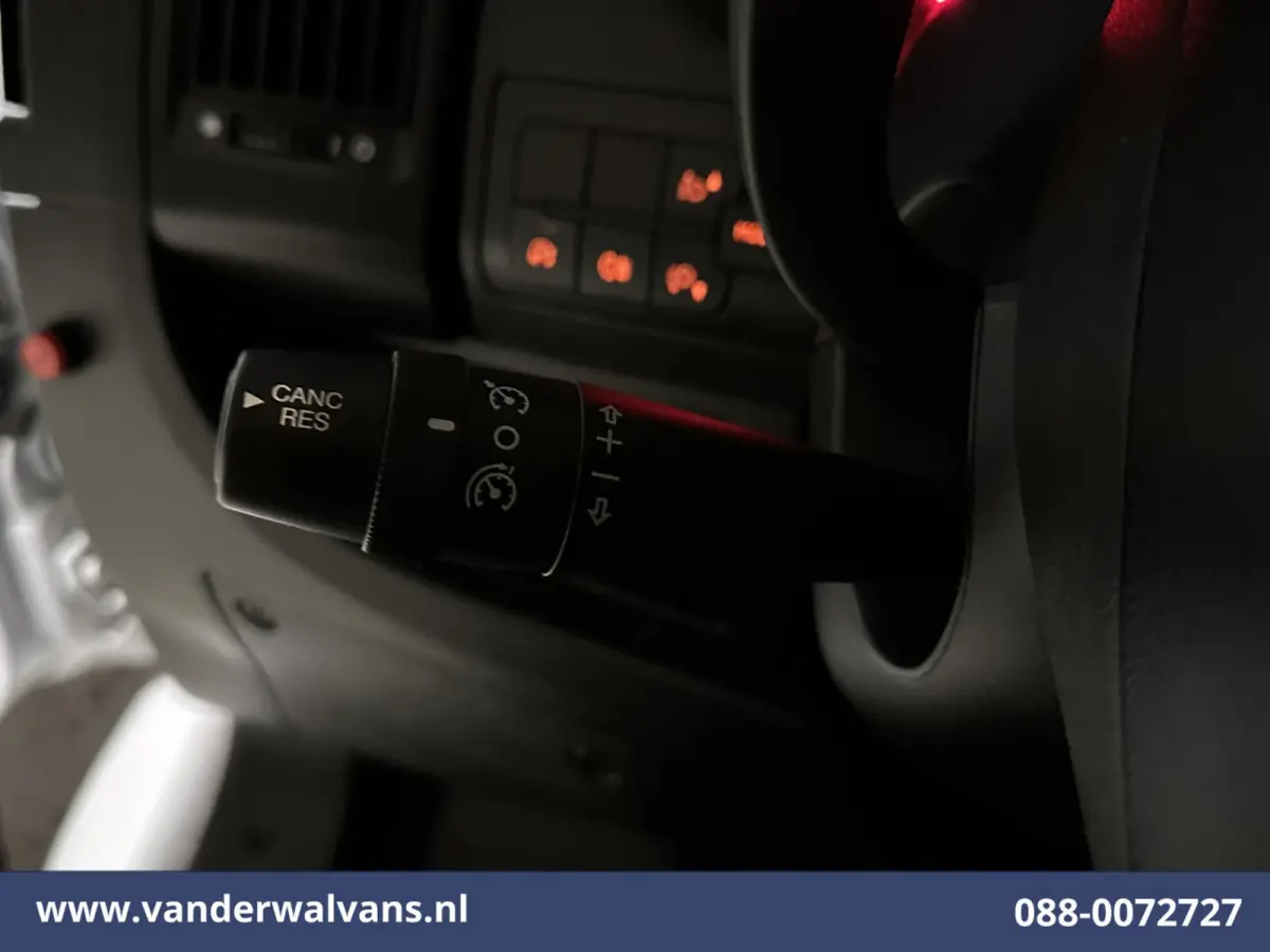 2.2 BlueHDi 141pk Bakwagen 435cm Lang Laadklep Euro6 Airco | 1085kg laadvermogen | Cruisecontrol Bijrijdersbank