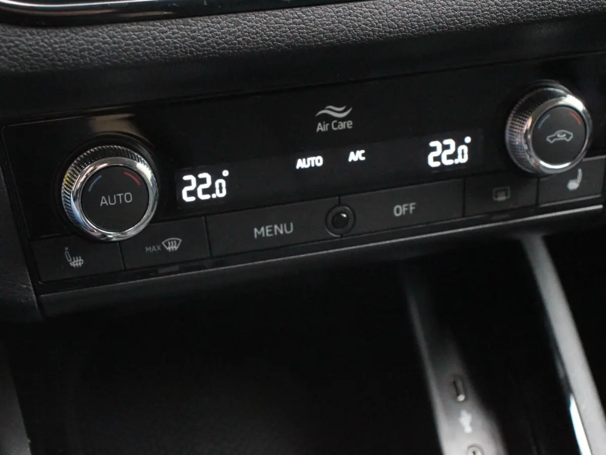1.0 TSI 110pk DSG Dynamic Navigatie Lane Assist Adaptive Cruise Control Camera Stoelverwarming