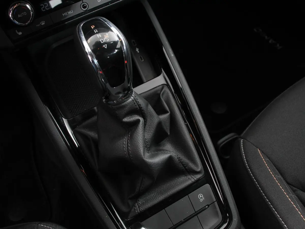 1.0 TSI 110pk DSG Dynamic Navigatie Lane Assist Adaptive Cruise Control Camera Stoelverwarming