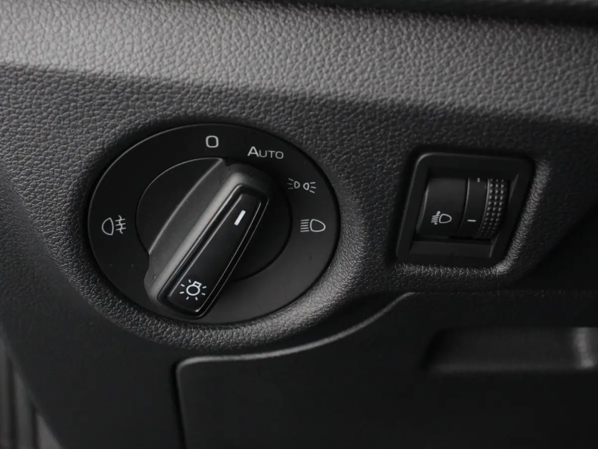 1.0 TSI 110pk DSG Dynamic Navigatie Lane Assist Adaptive Cruise Control Camera Stoelverwarming