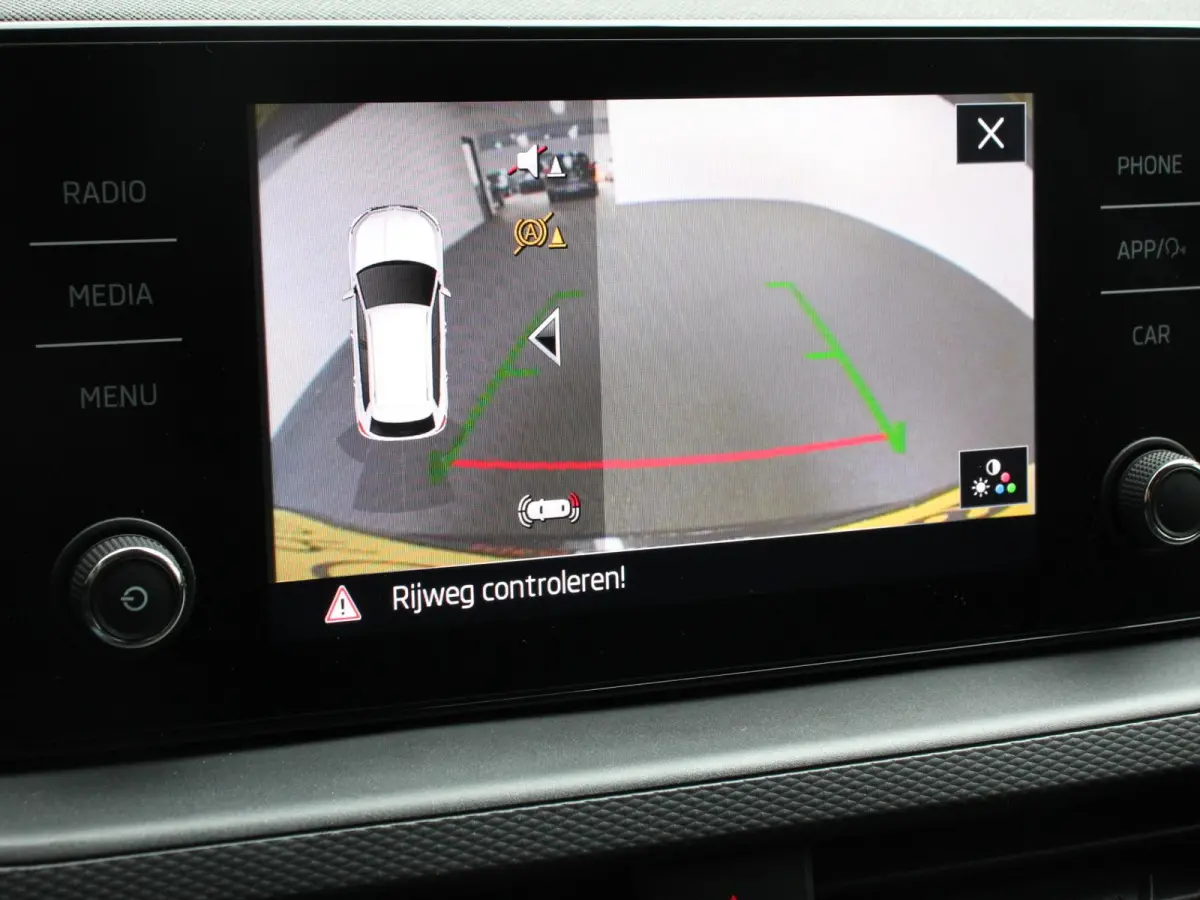 1.0 TSI 110pk DSG Dynamic Navigatie Lane Assist Adaptive Cruise Control Camera Stoelverwarming