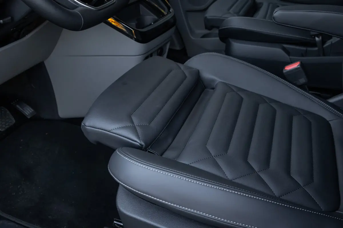 Tourneo Custom 340 2.5 PHEV L2H1 Titanium X | 360 Camera | Pano-dak | AGR-stoel | B&O audio | Wegklap Trekhaak| Dodehoek sensoren | Climate Control | Apple / Android Carplay