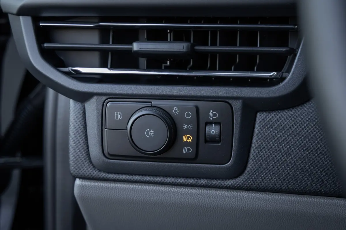 Tourneo Custom 340 2.5 PHEV L2H1 Titanium X | 360 Camera | Pano-dak | AGR-stoel | B&O audio | Wegklap Trekhaak| Dodehoek sensoren | Climate Control | Apple / Android Carplay