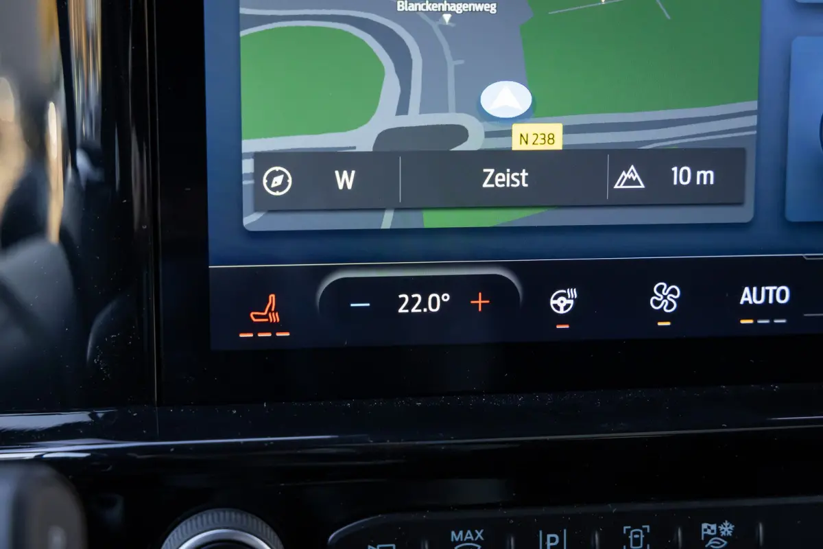 Tourneo Custom 340 2.5 PHEV L2H1 Titanium X | 360 Camera | Pano-dak | AGR-stoel | B&O audio | Wegklap Trekhaak| Dodehoek sensoren | Climate Control | Apple / Android Carplay