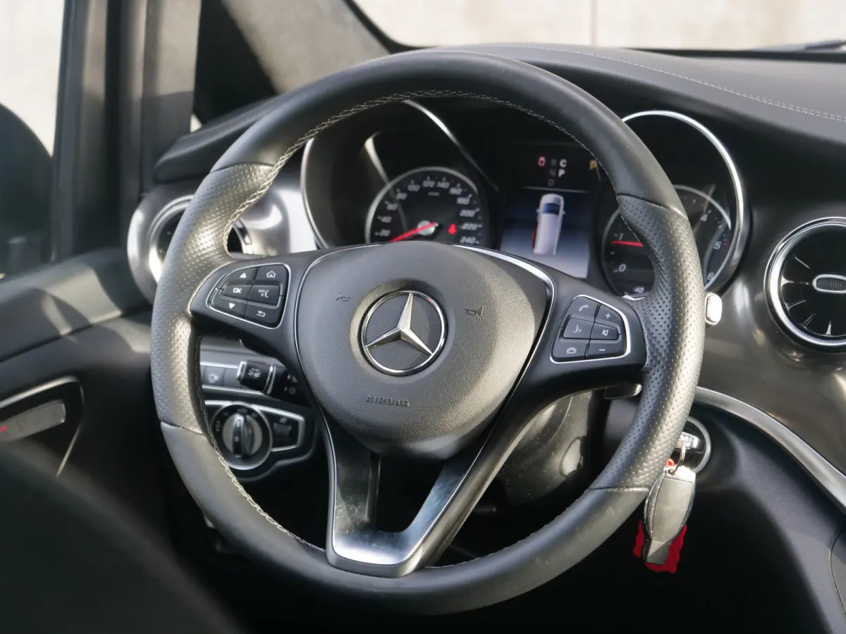 V300d | 7persoons | | AMG | Exclusive | panorama | burmester | gekoelde stoelen | Vol!!
