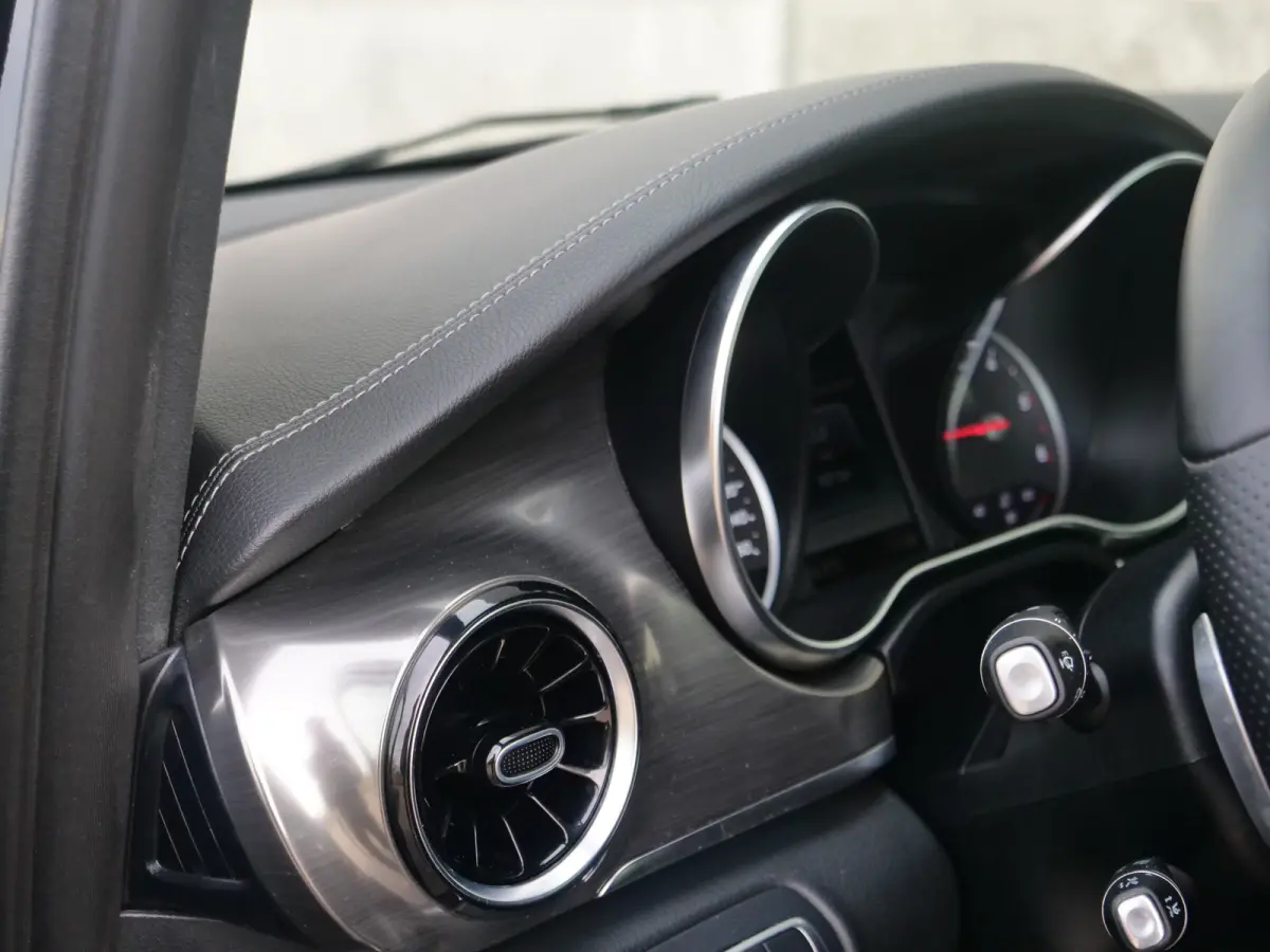 V300d | 7persoons | | AMG | Exclusive | panorama | burmester | gekoelde stoelen | Vol!!
