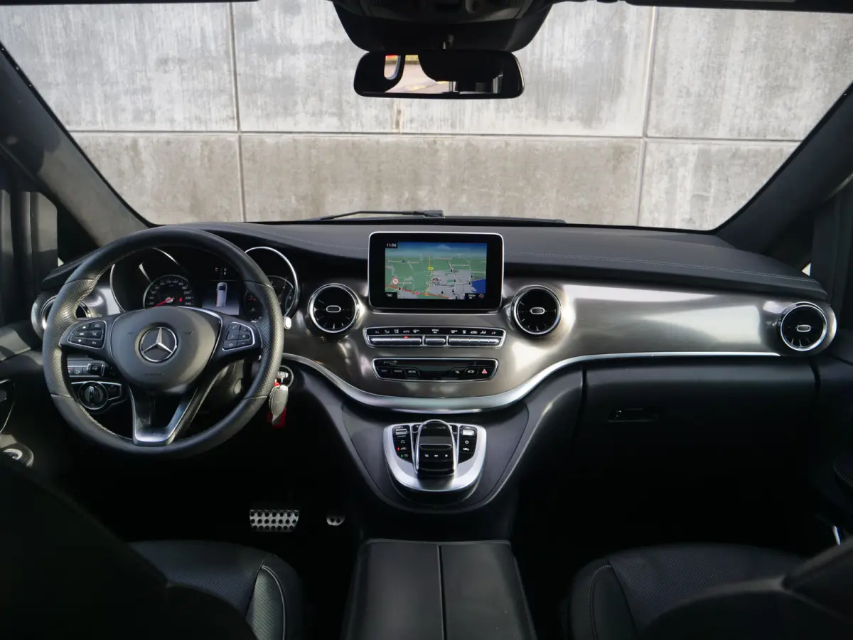 V300d | 7persoons | | AMG | Exclusive | panorama | burmester | gekoelde stoelen | Vol!!