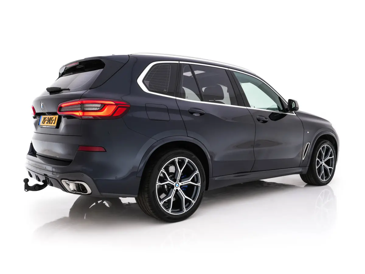 M50d M-Sport-Styling High Executive Aut. *PANO | HEAD-UP | LASER-LED | LEATHER | SOFT-CLOSE | ADAPTIVE-CRUISE | HARMAN/KARDON | BLIND-SPOT | MEMORY-PACK | TOP-VIEW | DIGI-COCKPIT | NAVI-FULL